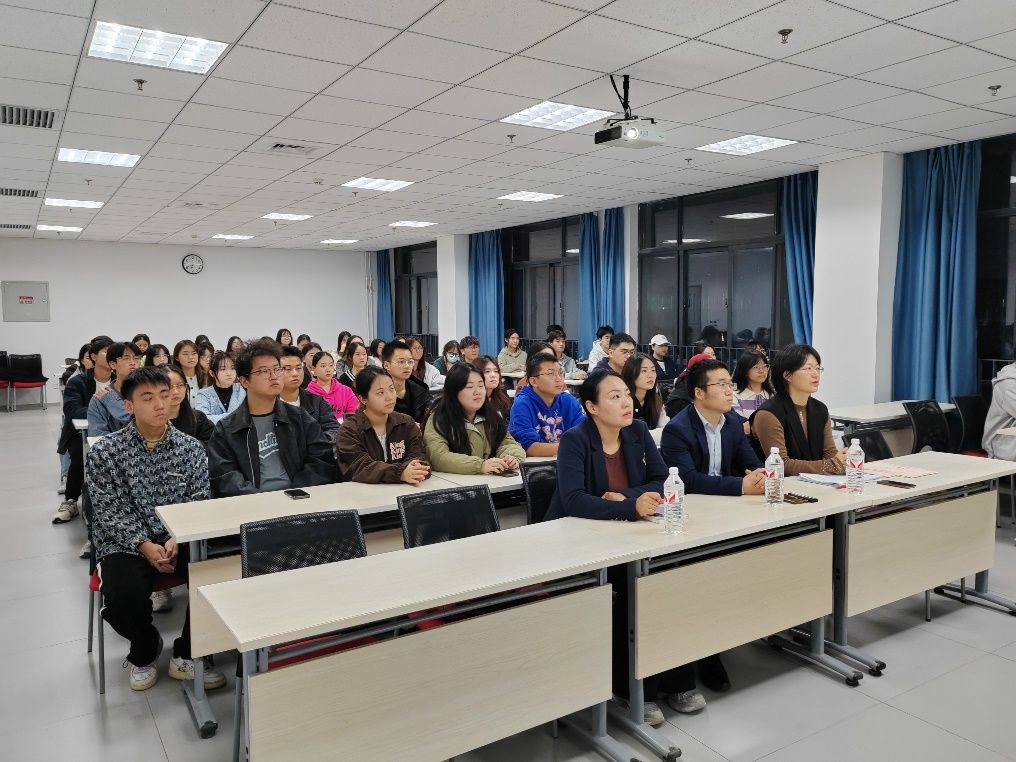 说明: D:\钉钉存储\2024.10.29威尼斯144777cm学风联络员聘书颁发大会照片\微信图片_20241029221504.jpg
